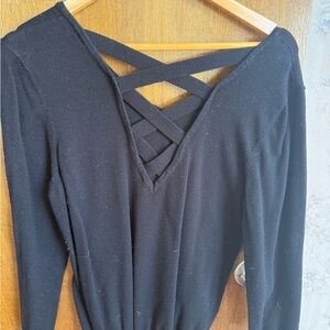 Black Crisscross V-Back Long Sleeve Top